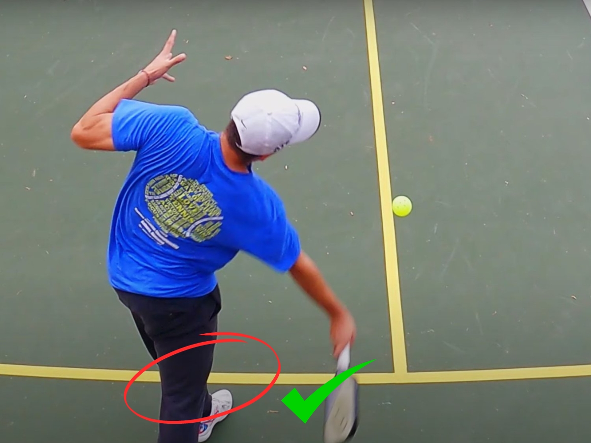 lỗi giao bóng trong pickleball